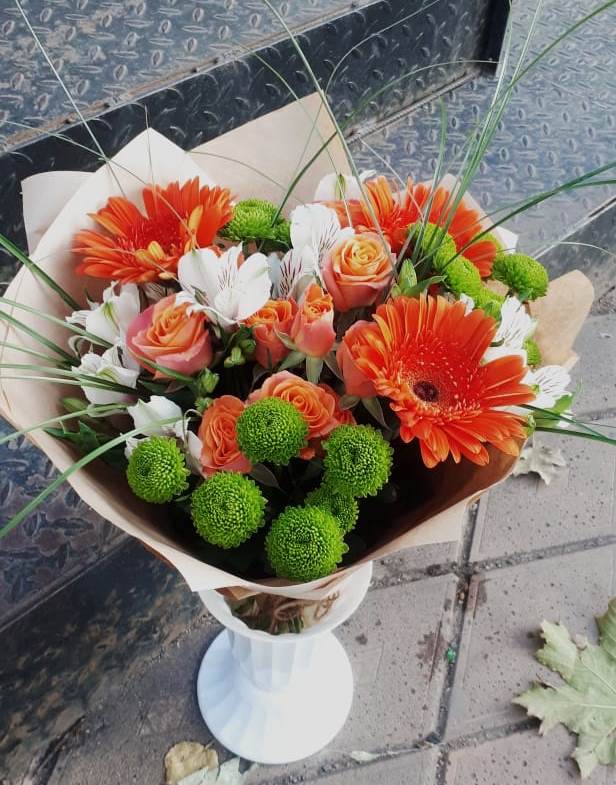 Букет цветов из: Герберы, Хризантемы, Альстромерии и Розы в Чернянке