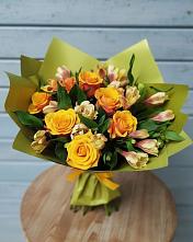 Букет цветов из:  Альстромерии и Розы в Чернянке