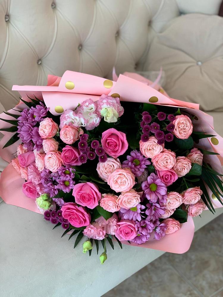 Букет цветов из: Хризантемы, Розы и Лизиантусы в Чернянке