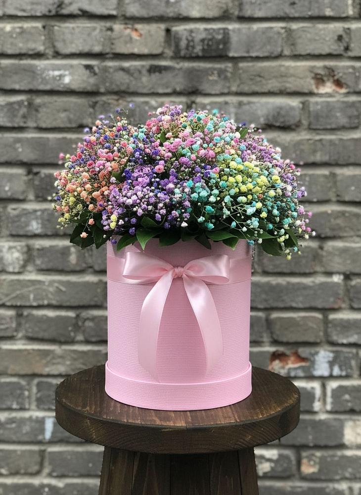 Цветочная композиция из Гипсофила и Розы в шляпной коробке в Чернянке
