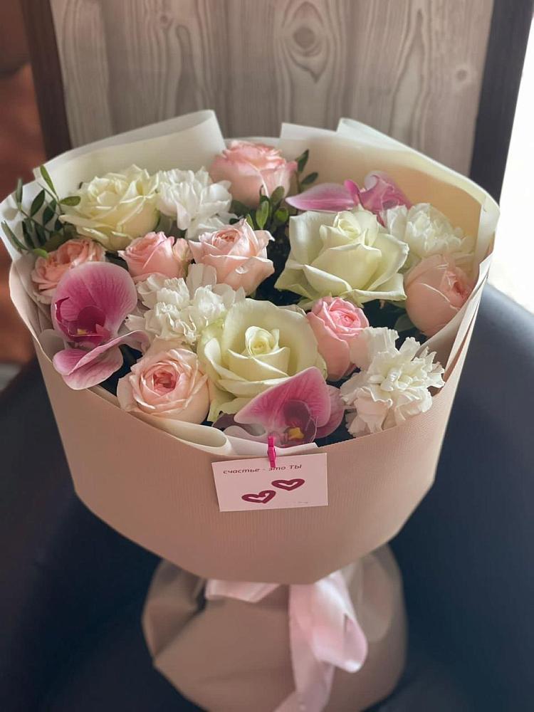 Букет цветов из: Орхидеи, Розы и Гвоздики в Чернянке