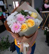 Букет цветов из:  Герберы, Розы и Хризантемы в Чернянке