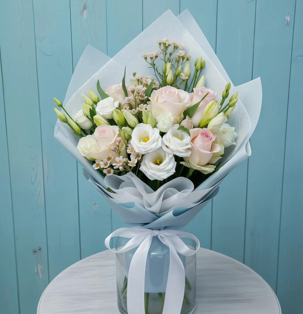 Букет цветов из: Розы и Лизиантусы в Чернянке