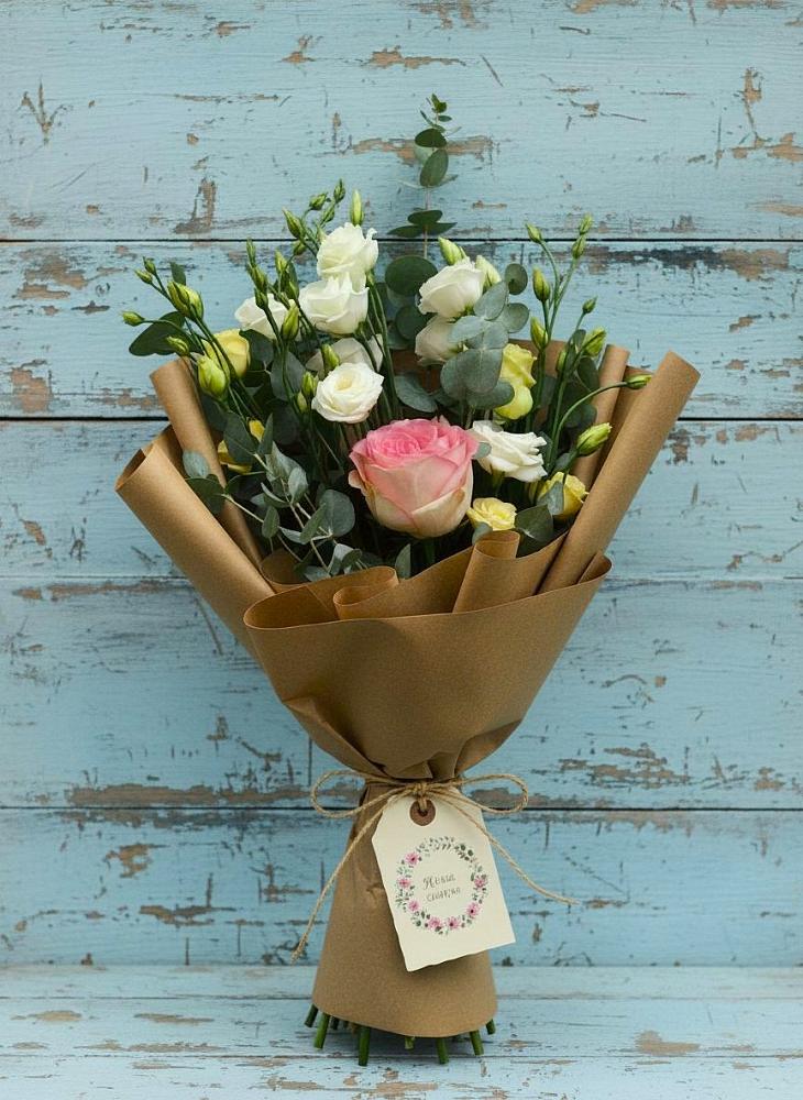 Букет цветов из: Розы и Лизиантусы в Чернянке