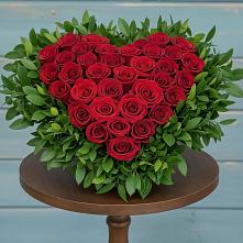 Цветочная композиция из Розы в виде сердца в Чернянке