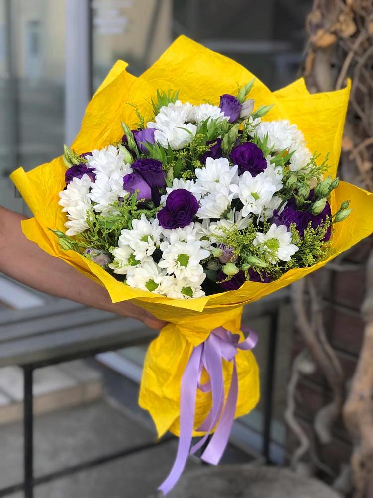 Букет цветов из: Ирисы, Хризантемы и Ромашки в Чернянке