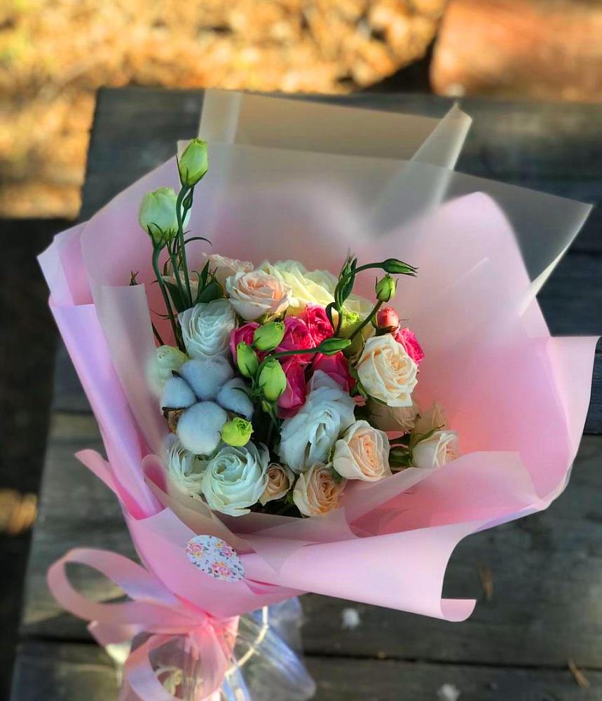 Букет цветов из: Розы и Лизиантусы в Чернянке