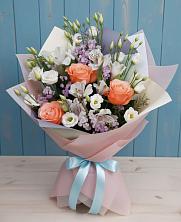 Букет цветов из:  Лизиантусы, Розы, Альстромерии и Гипсофила в Чернянке