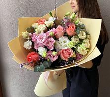 Букет цветов из:  Розы, Лизиантусы и Гвоздики #REPLACE_PRED# Чернянке
