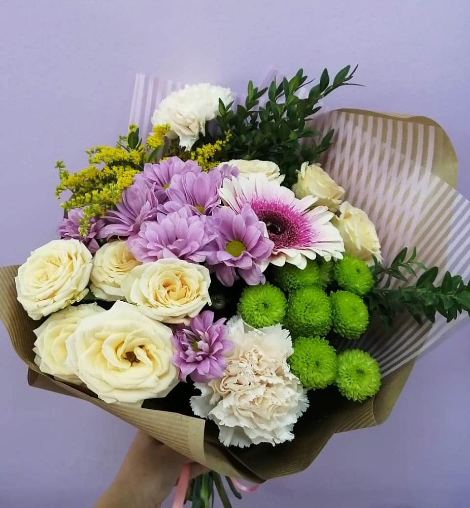 Букет цветов из: Хризантемы, Розы, Гвоздики и Герберы в Чернянке