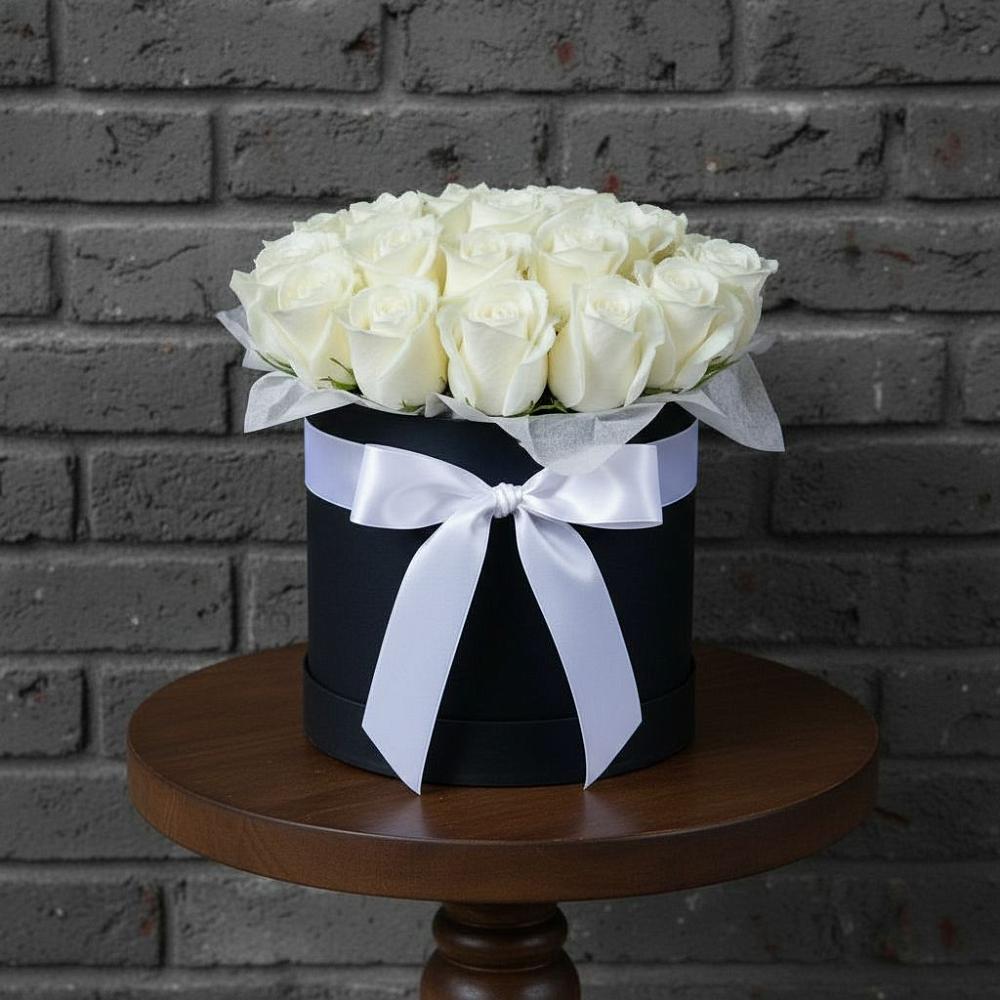 Цветочная композиция из Розы в шляпной коробке в Чернянке