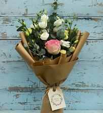 Букет цветов из:  Розы и Лизиантусы в Чернянке