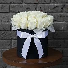 Цветочная композиция из Розы в шляпной коробке в Чернянке