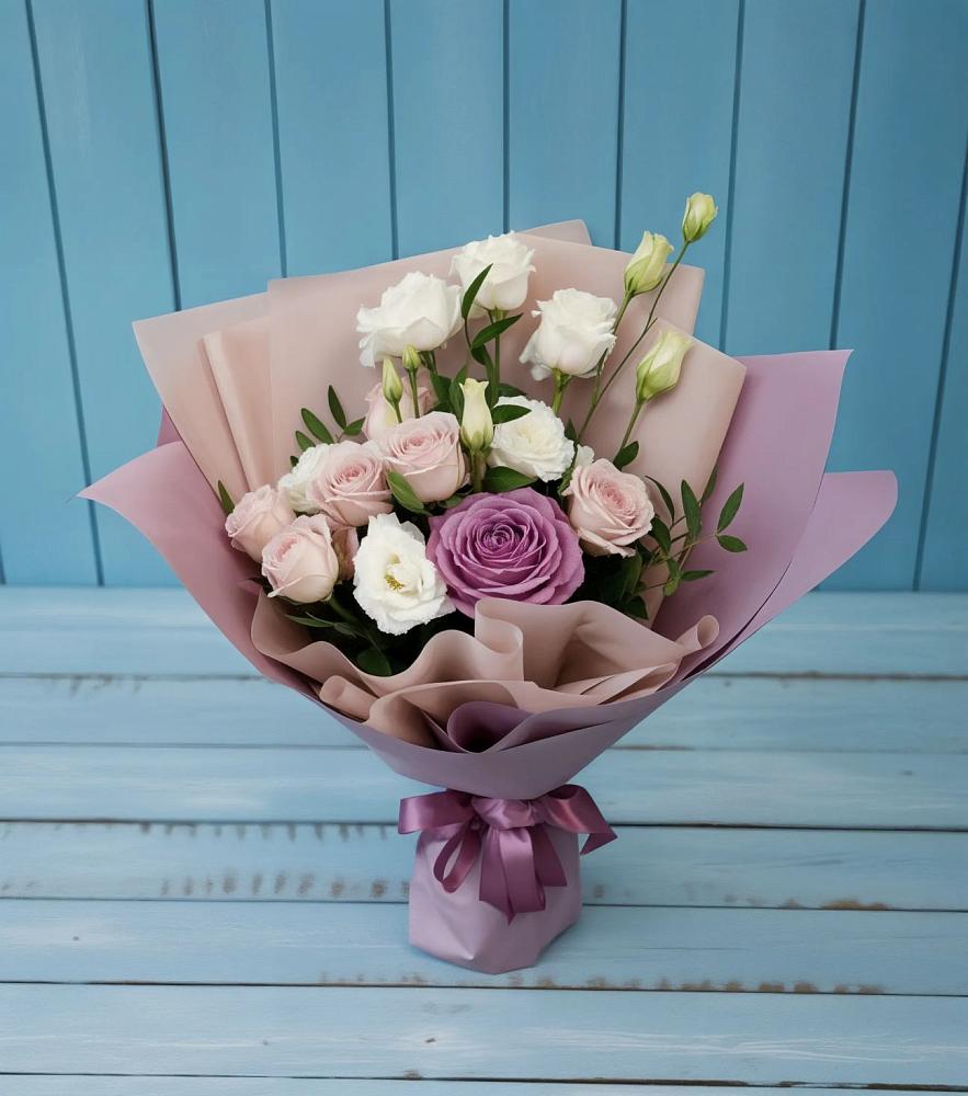 Букет цветов из: Розы и Лизиантусы в Чернянке